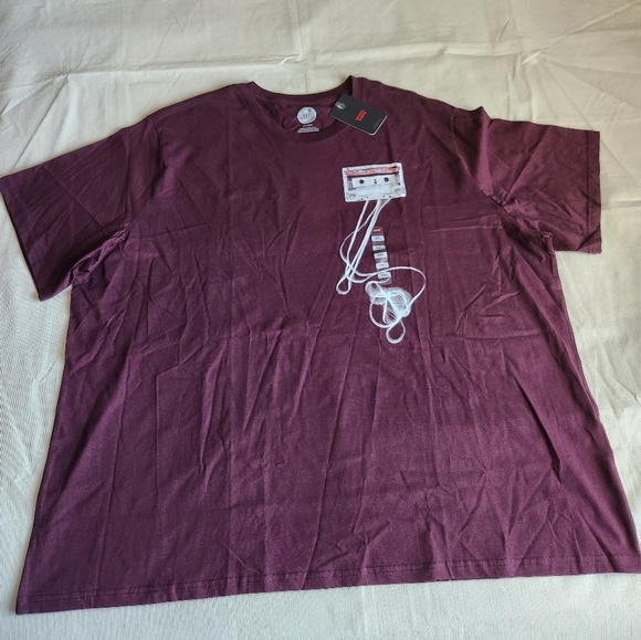 Men’s Levi’s Silvertab Relaxed Fit Size 3XL Short Sleeve T-Shirt Red - Picture 2 of 8